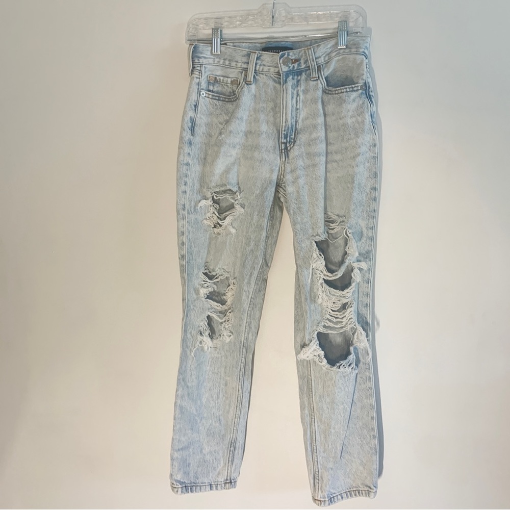 Aeropostale Mom Jean Size 2 Light Wash Small Ripped Jeans